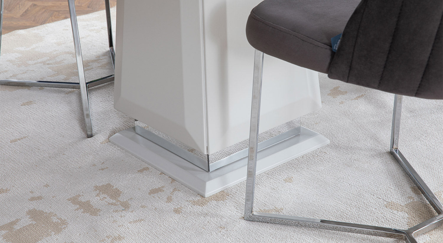 Natura Dining Room Set – Table, 6 Chairs, Console & Mirrors