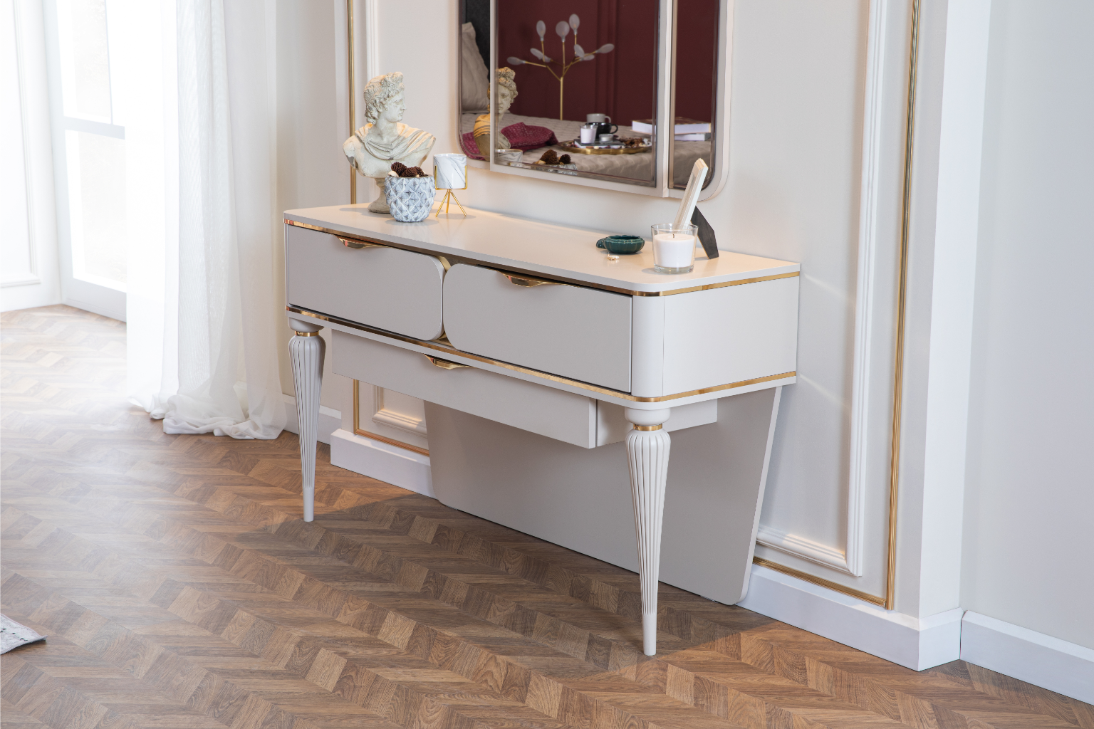 Belinda Luxury Dresser & Tri-Mirror Vanity Set