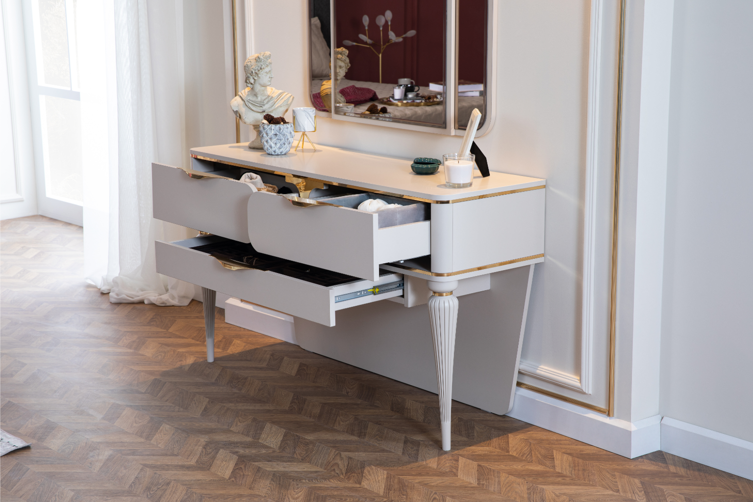 Belinda Luxury Dresser & Tri-Mirror Vanity Set