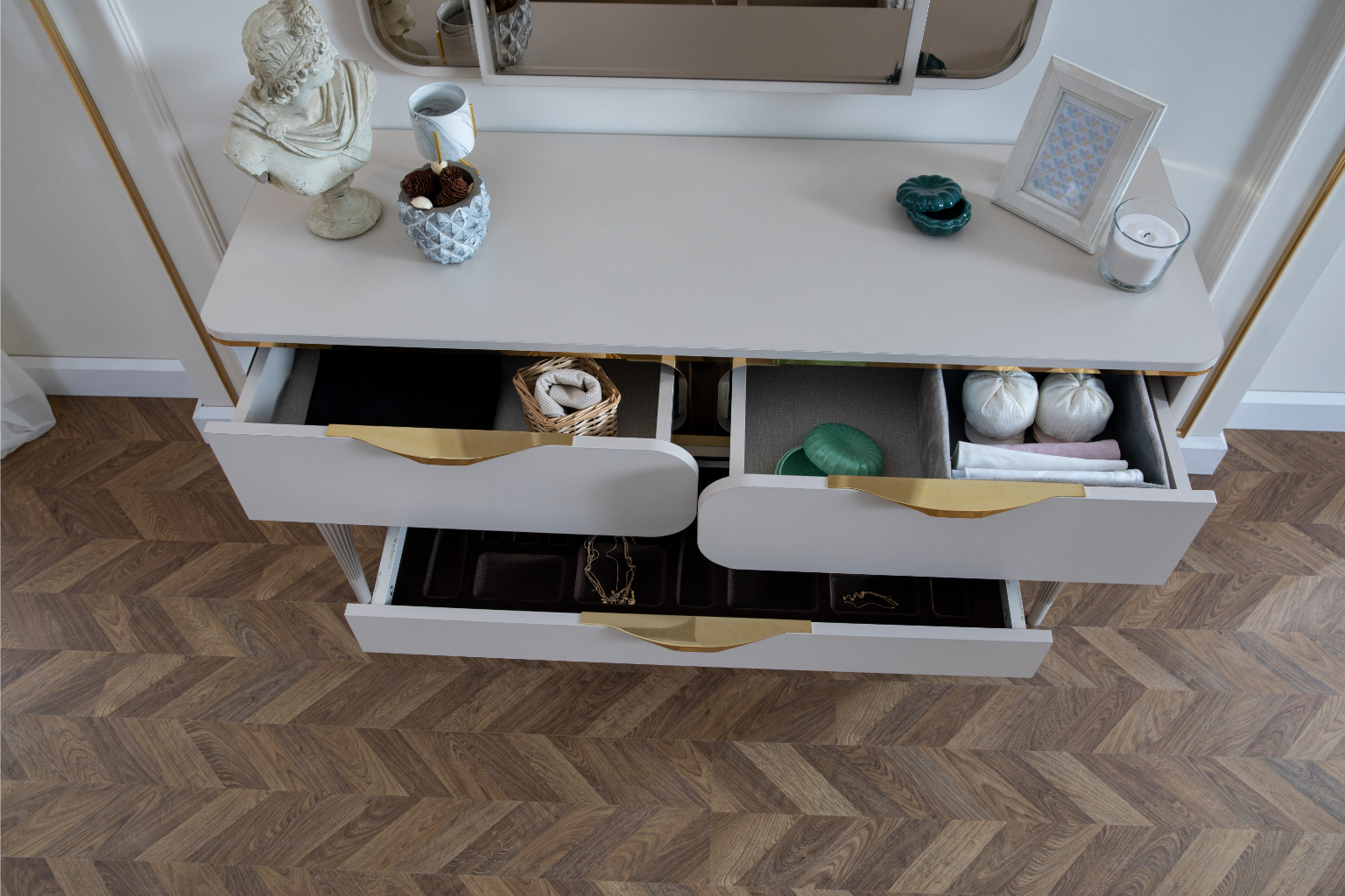 Belinda Luxury Dresser & Tri-Mirror Vanity Set